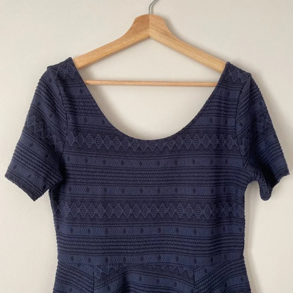 ✨HOST PICK✨DIVIDED Navy Patterned Mini Dress Size M (AU 12) - Picture 2 of 10